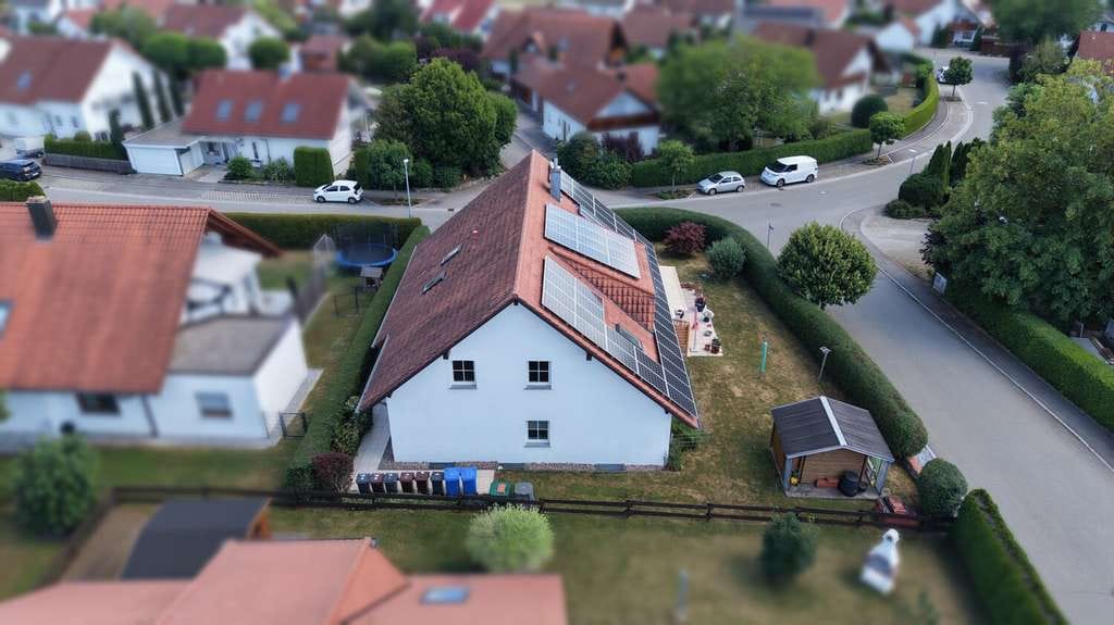 Immobilie in Grosselfingen - Gepflegtes Wohnhaus mit zwei vermieteten Wohneinheiten und Einliegerwohnung in 72415 Grosselfingen - Bild 4
