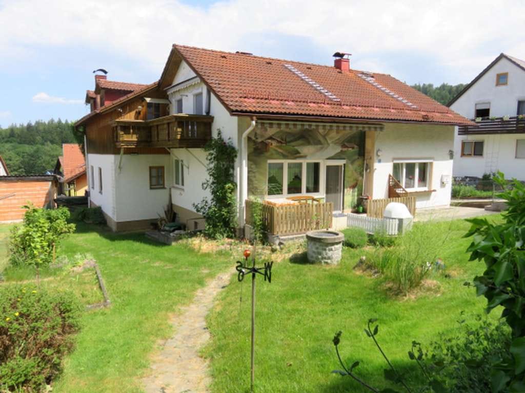 Immobilie in Waldmünchen - Freistehendes Einfamilienhaus in gesunder Natur - Bild 0
