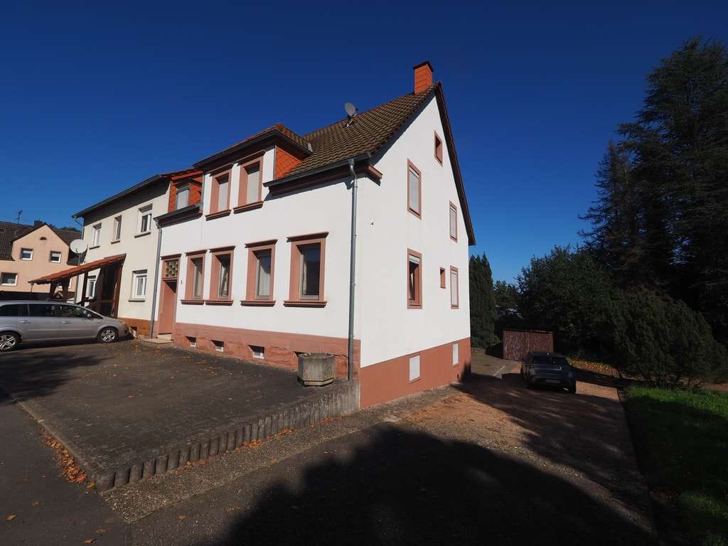 Immobilie in Dellfeld - GROßZÜGIGES EIN- ZWEIFAMILIENHAUS MIT GROßEM GRUNDSTÜCK - Bild 1