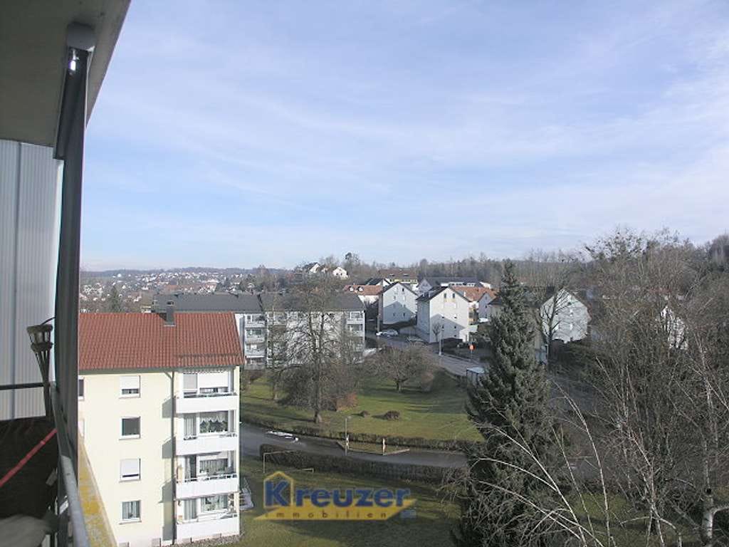 Immobilie in Baienfurt - Modernisiert * Gepflegt * Kurzfristig beziehbar - Tolle 4-Zimmerwohnung im 5. OG mit Aufzug !    - Bild 2