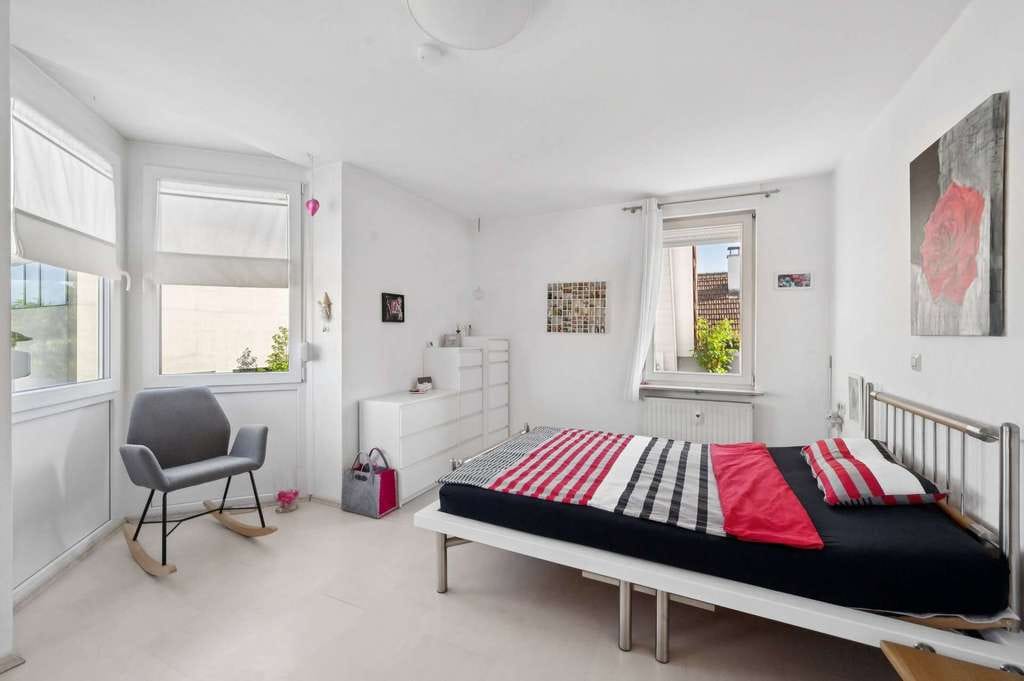 Immobilie in Pleidelsheim - Ihr neues Zuhause: gepflegte 4 Zimmer Maisonette Wohnung mit Süd-Loggia & 2 TG-Stellplätzen - Bild 4