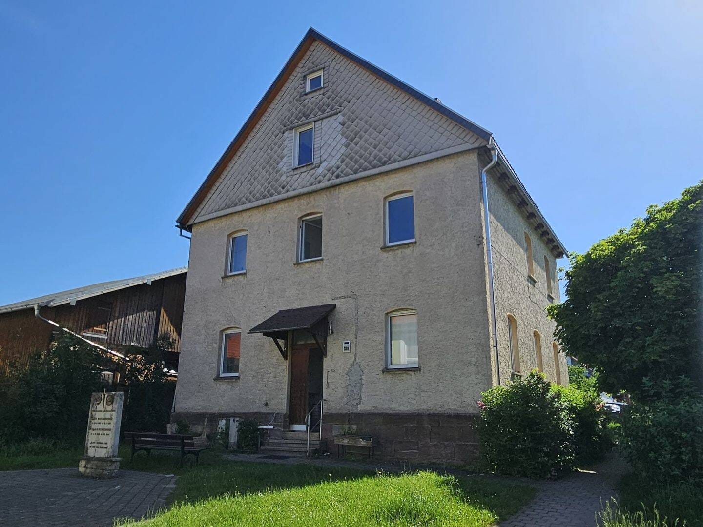 Immobilie in Sonneberg - Mehrfamilienhaus in ruhiger Wohnlage in Frankenblick OT Schalkau - Bild 0