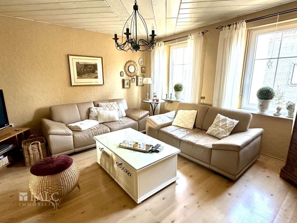 Immobilie in Wadgassen - Mollig warm mit Kamin: Wunderbares, kleines Landhaus! - Bild 1