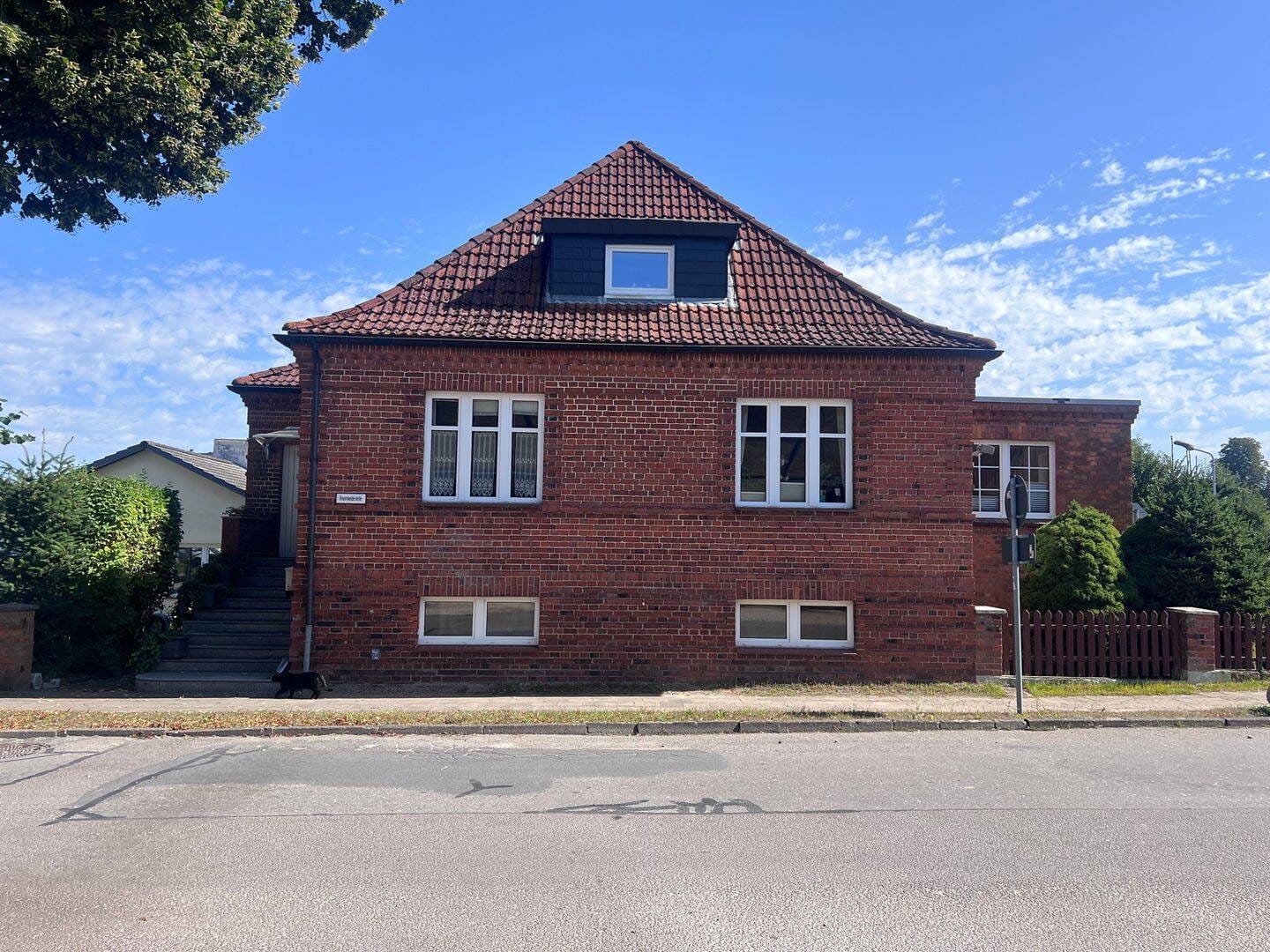 Immobilie in Crivitz - Großzügiges Einfamilienhaus mit Einliegerwohnung, Garten und viel Platz zur Entfaltung - Bild 1