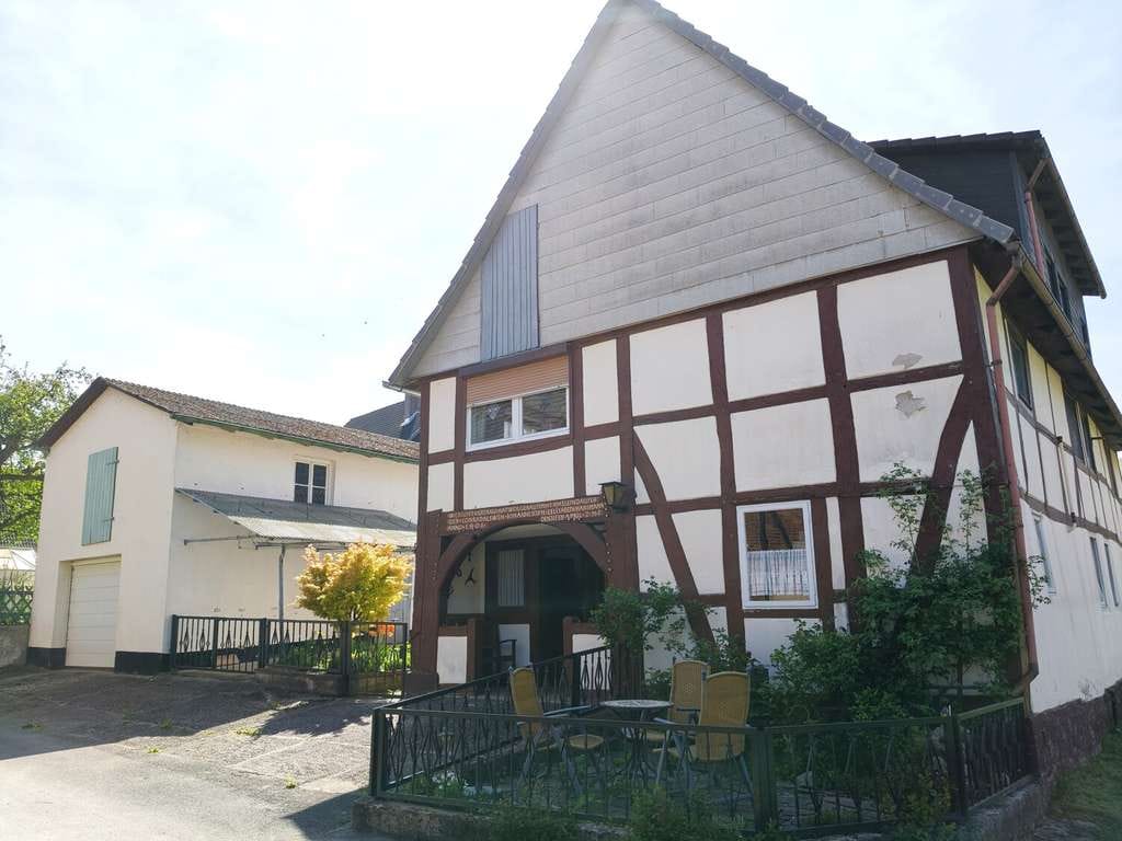 Immobilie in Bevern - Charmantes Fachwerkhaus an der Weser mit Nebengebäude und Fernblick in Dölme/Bevern - Bild 1