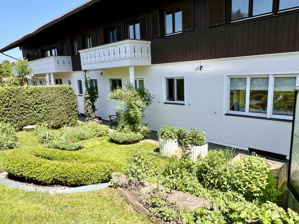 Immobilie in Reichersbeuern - Einzigartiges Wohnerlebnis: Großzügigkeit trifft auf stilvolles Ambiente und Gartenidylle! - Bild 1