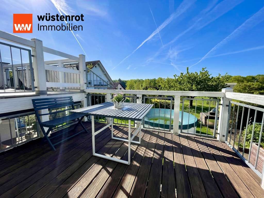 Immobilie in Ötigheim - *EINFAMILIENHAUS MIT BESONDERER ARCHITEKTUR: Tolle Aufteilung mit Garten, 2 Balkone, Garage, u.v.m.* - Bild 0
