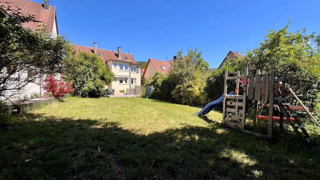 Immobilie in Dürbheim - MIT HANDWERKLICHEM GESCHICK ZU IHREM TRAUMHAUS
Charmantes Wohnhaus in Dürbheim mit Charakter - Bild 3