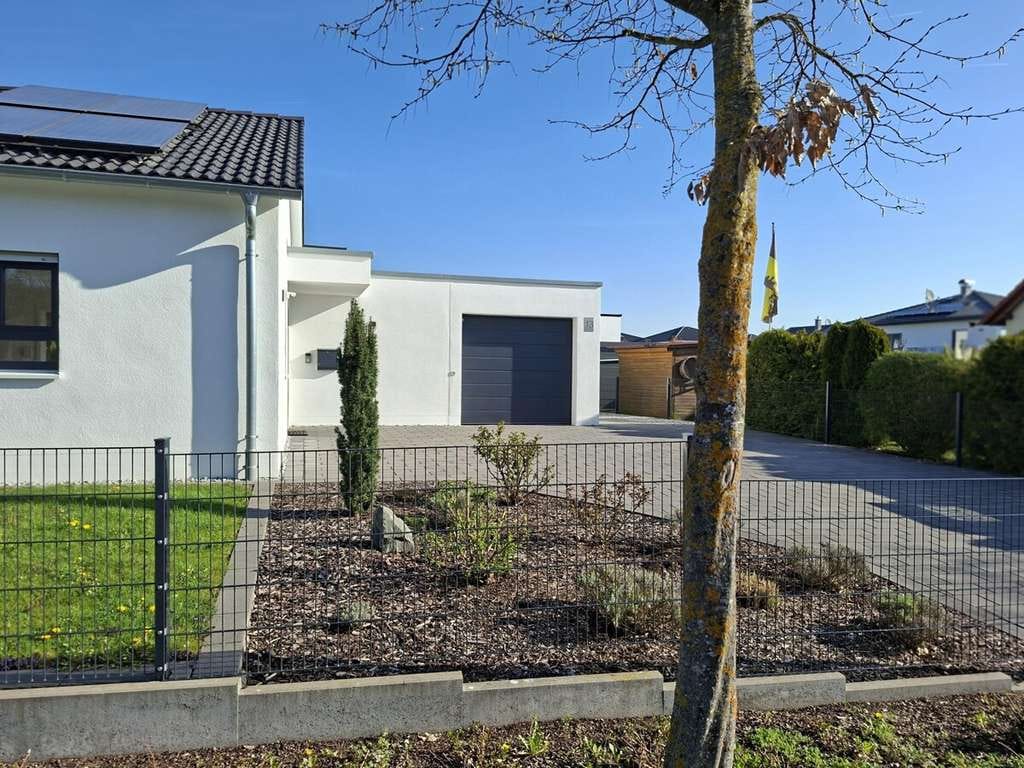 Immobilie in Bachhagel - Willkommen in ihrem Traumhaus - 
modernes und ebenerdiges 
Wohnkonzept für die kleine Familie - Bild 3