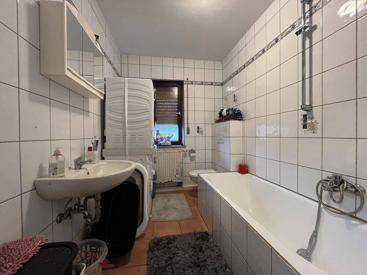 Immobilie in Schwarzenbruck - Massiv gebautes Mehrfamilienhaus mit 3  Einheiten - Bild 3