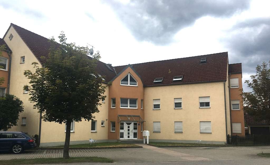 Immobilie in Saal a.d.Donau - Traum-1-Zi.App,40m2 m.Terr/eig.Garten;teilmöbl.;sep.Kü m.Fe.;EBK;frei zum1.9.2026 - Bild 0