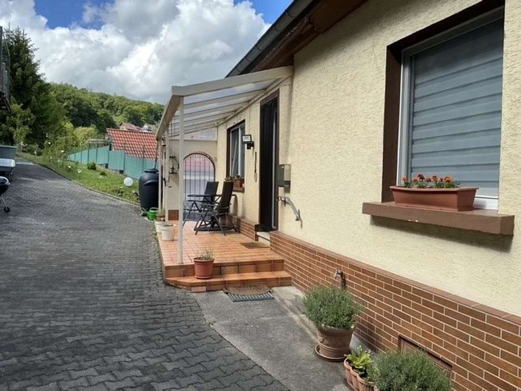 Immobilie in Föckelberg - Föckelberg bei Kusel - Liebevoll renoviertes EFH mit herrlicher Fernsicht - Bild 1