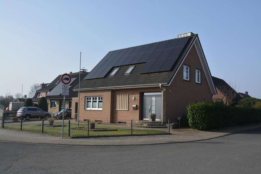 Immobilie in Nordwalde - Modernisiertes Familienhaus mit großem Süd-West-Garten, Photovoltaik und Wärmepumpe - Bild 1