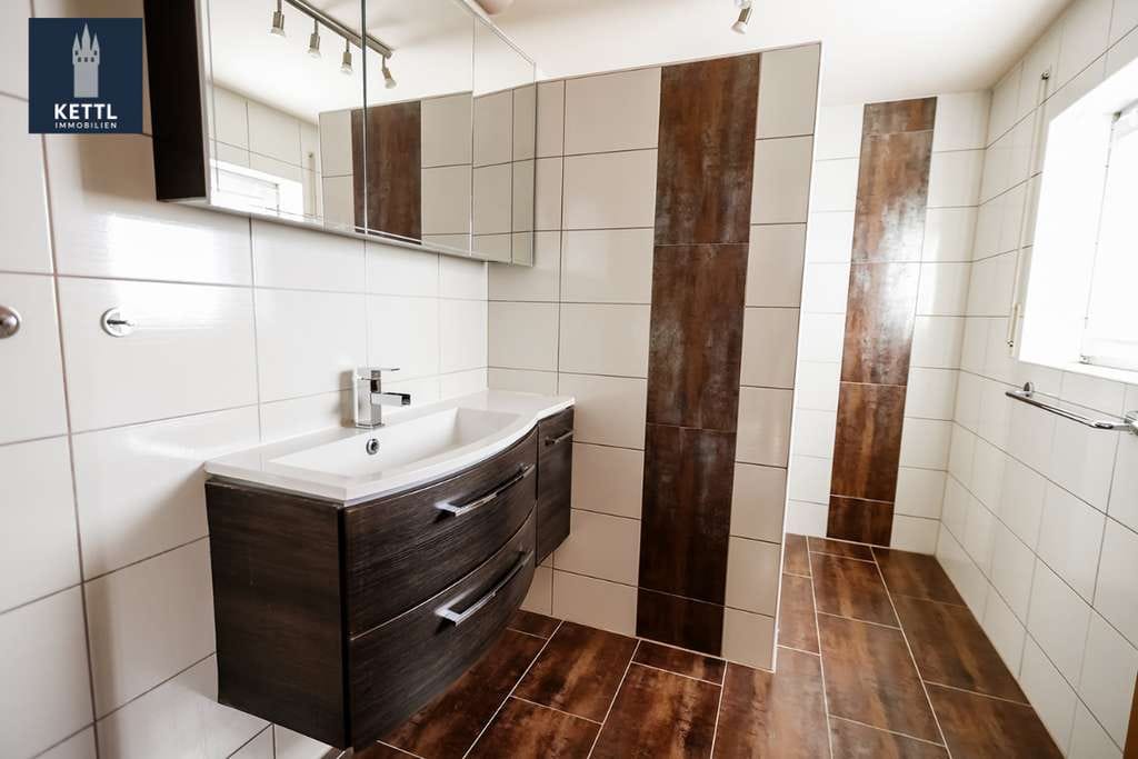 Immobilie in Straubing - Familienfreundliches 5-Zi.-Haus mit Garten & ruhiger Lage - Straubing - Bild 4