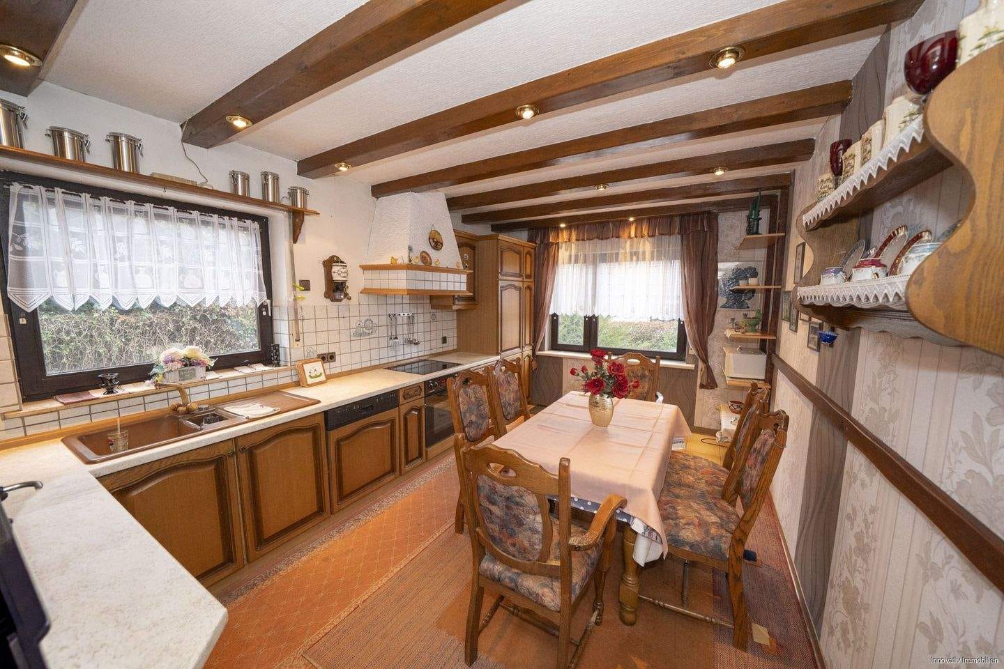 Immobilie in Dillingen/Saar - Gepflegtes Ein - Zweifamilienhaus ruhig gelegen im Grünen - Bild 2