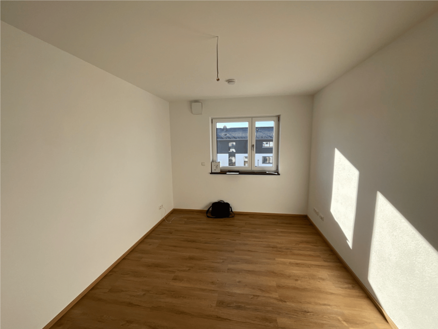 Immobilie in Ergoldsbach - 2-Zimmer-ETW mit Balkon,Aufzug,Tiefgarage,KfW40+,provfrei - Bild 4