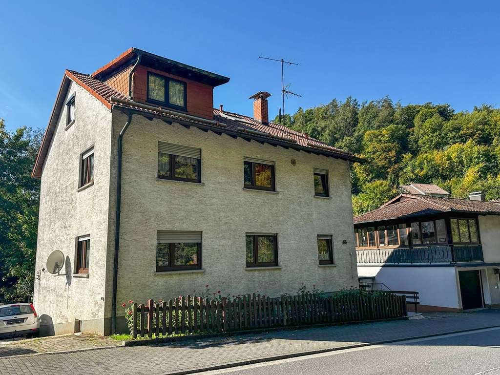 Immobilie in Mörlenbach - Attraktives Mehrfamilienhaus in Mörlenbach-Weiher – freie Wohnung zur Neuvermietung oder Eigenbedarf - Bild 0