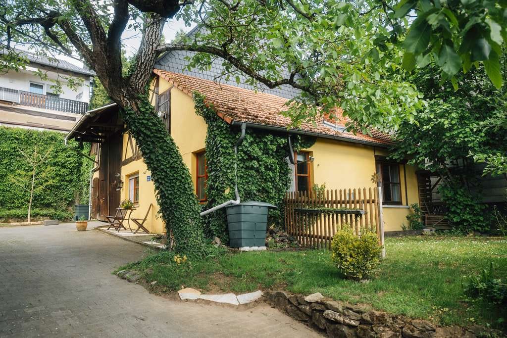 Immobilie in Hohenahr - Liebevoll restaurierte Hofreite mit historischem Fachwerkcharme und idyllischem Innenhof - Bild 3