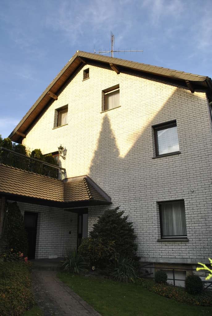 Immobilie in Willebadessen - 1-3 Familien Haus ca.350 qm + 200 qm Nebengebäude + 1020 qm + Grundstück in 34439 Willebadessen ! - Bild 2