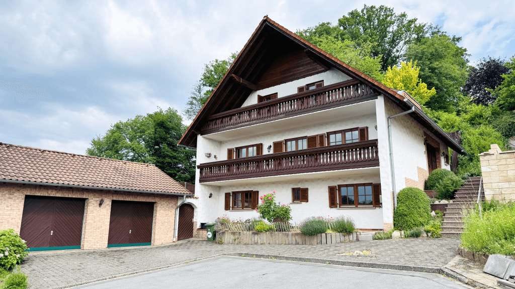 Immobilie in Döttesfeld - Wohlfühl-Zuhause im Landhausstil – familienfreundliches Traumhaus mit Garten, Sauna & Kamin - Bild 0