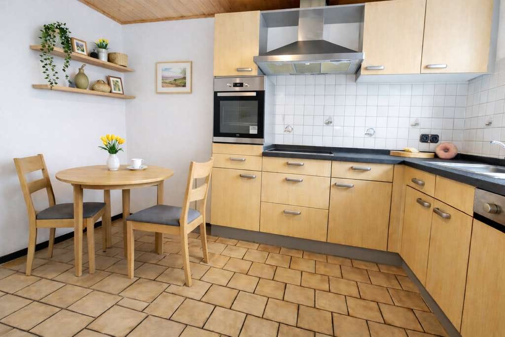 Immobilie in Nettersheim - Familienfreundliches Einfamilienhaus mit 4 Schlafzimmern und Einbauküche - Bild 3