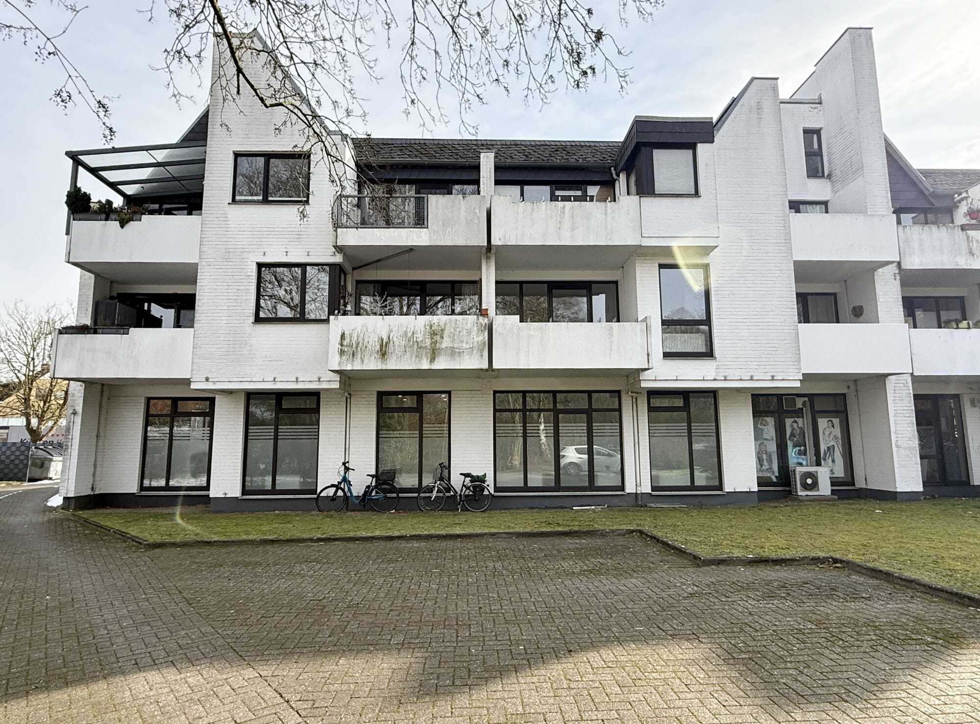 Immobilie in Stuhr - Vermietete 2-Zimmer-Wohnung mit Loggia & Stellplatz - Bild 2