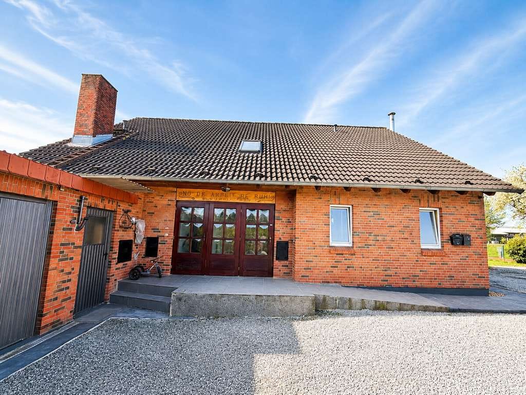 Immobilie in Wangels - Zweifamilienhaus in idyllischer Lage mit PV-Anlage und Erweiterungsoption - Bild 1