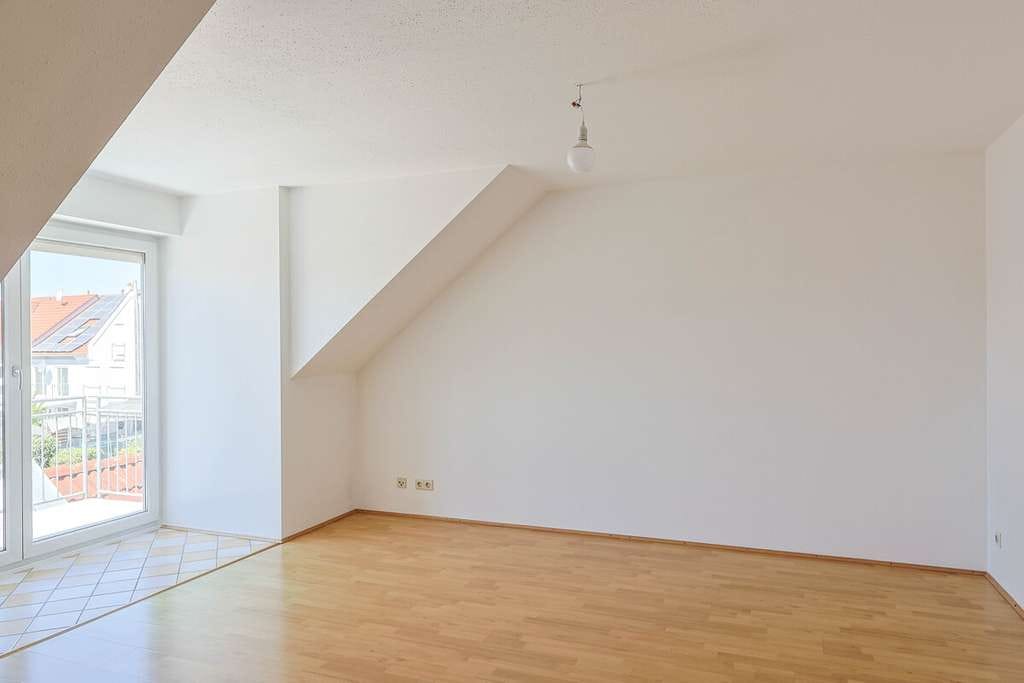 Immobilie in Manching - Lichtdurchflutete 3-Zimmer-Wohnung mit ausgebautem Dachboden - Bild 1