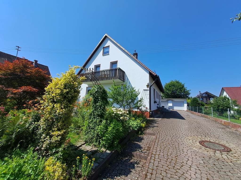 Immobilie in Kutzenhausen - Familienidylle pur: Ein- bzw. Zweifamilienhaus mit wunderschönem Garten - Bild 2