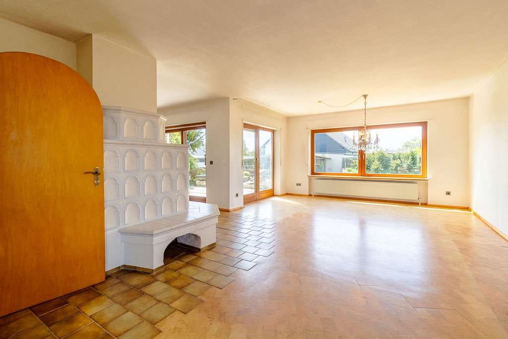 Immobilie in Eckersdorf - Familienparadies in ruhiger Randlage mit Sauna, Pool & Fernblick - Bild 2
