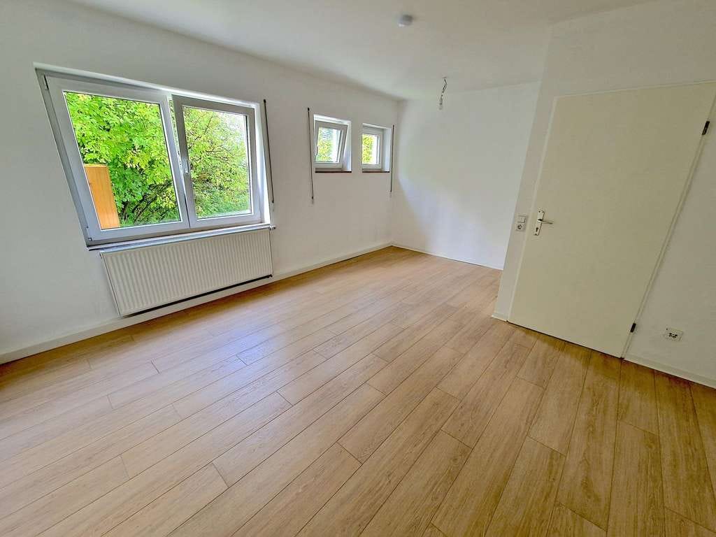 Immobilie in Bad Ditzenbach - Haus-in-Haus-Gefühl: Einstöckiger Anbau mit eigenem Garten & separatem Zugang - Bild 1