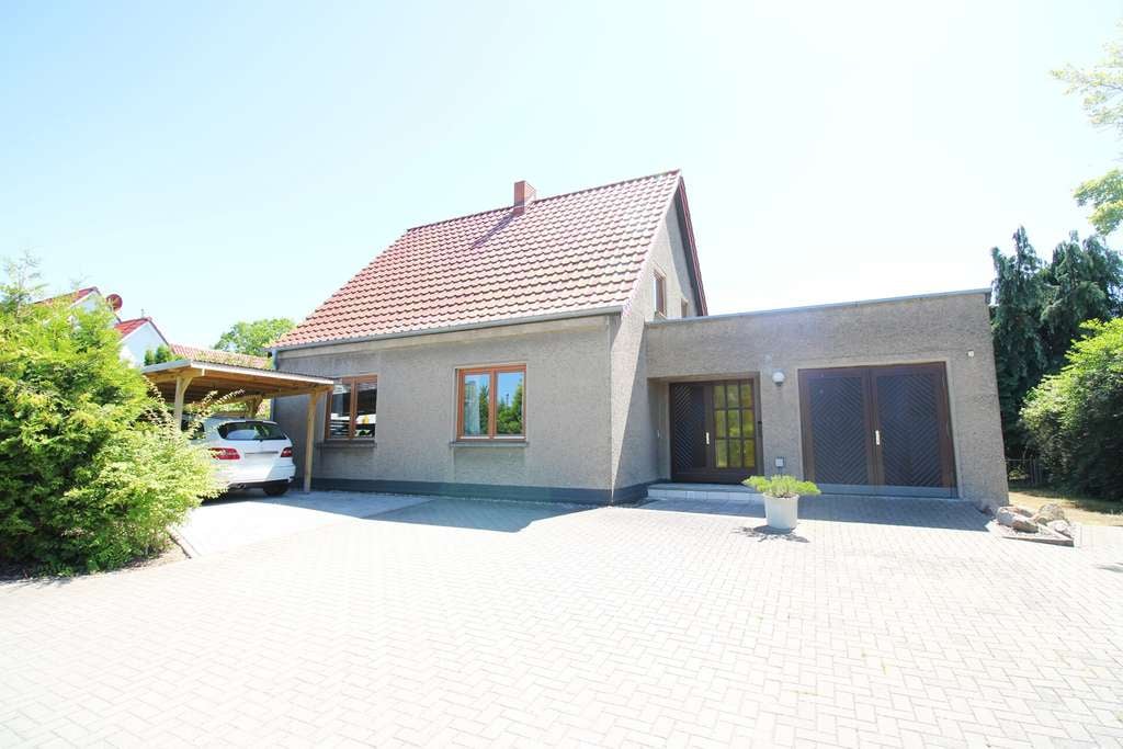 Immobilie in Broderstorf - Einfamilienhaus mit Gartenidylle an der Stadtgrenze Rostock! - Bild 1