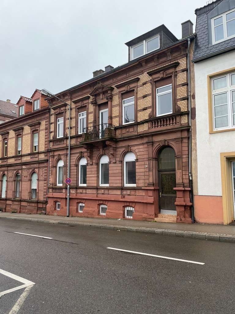 Immobilie in Pirmasens - "Attraktives Mehrfamilienhaus mit drei geräumigen Wohneinheiten in zentraler Lage zu verkaufen! - Bild 0
