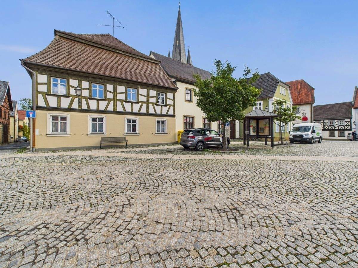 Immobilie in Baunach - VALUE ADD. Top-Chance für Investoren. Großes Ausbau- und Erweiterungspotential, vielfältige Nutzung. - Bild 0
