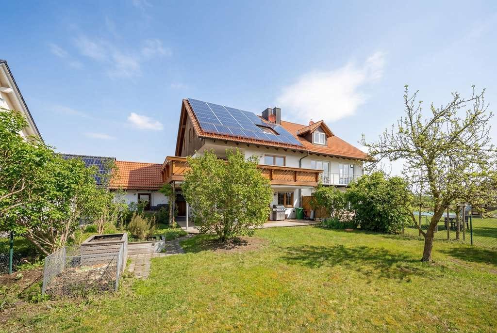 Immobilie in Alling - Fernwärme, PV und gehobene Ausstattung: Gepflegte DHH als Zweifamilienhaus - Bild 2