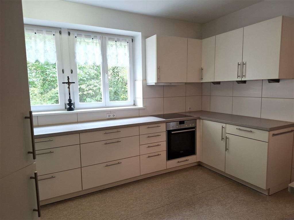Immobilie in Obernbreit - Historisches Pfarrhaus mit Charme – großzügiges Wohnen auf ca. über 1.100 m² Grundstück - Bild 4