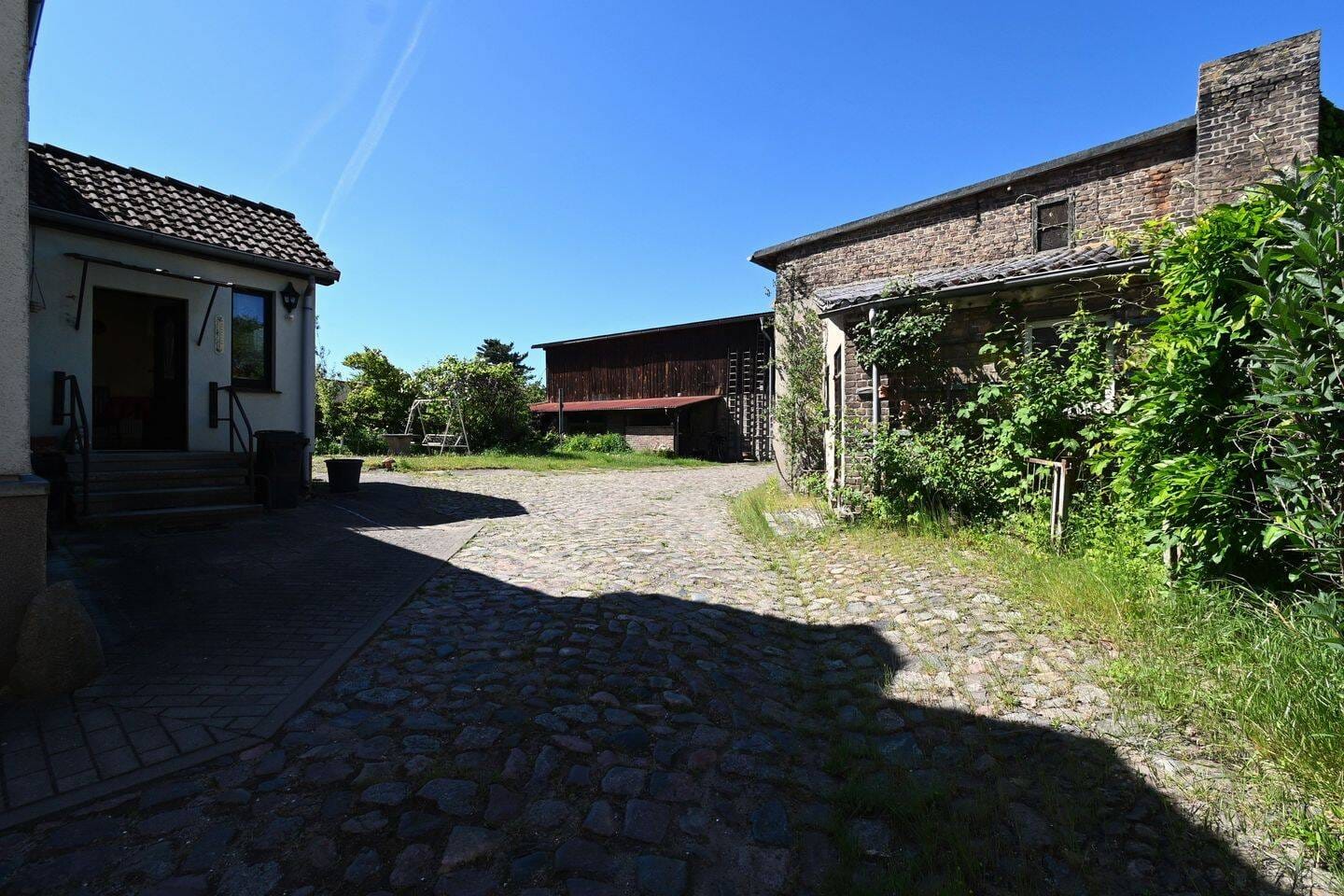 Immobilie in Templin - Zweifamilienhaus mit 3.705 m² Grundstück in Stadtlage! - Bild 4