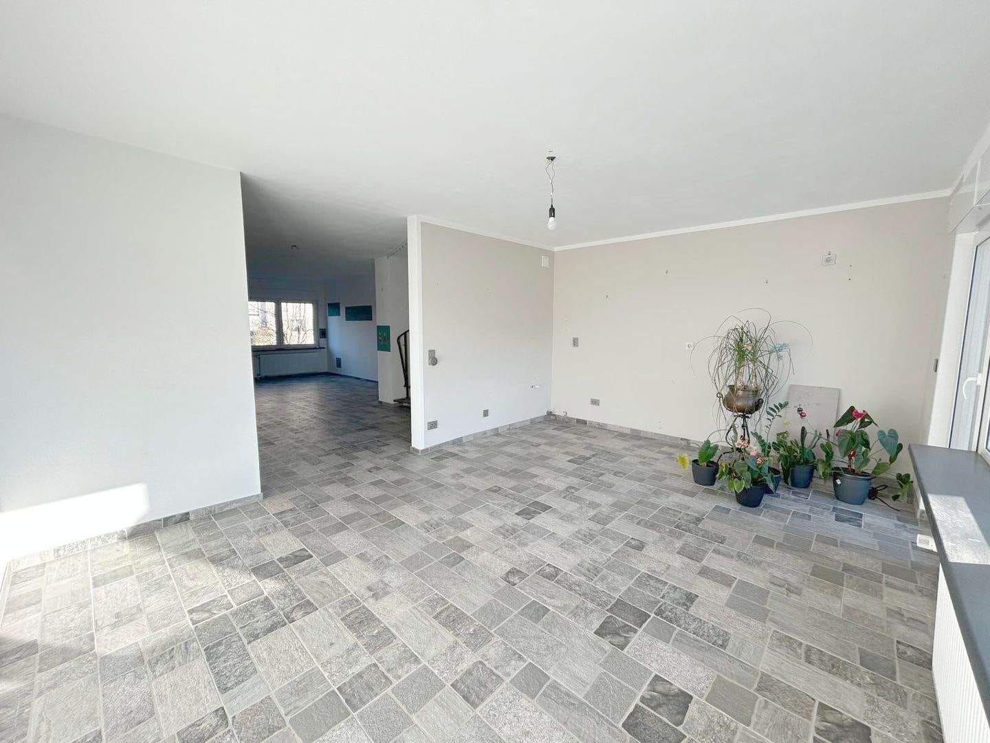 Immobilie in Konz - Konz: Reihenmittelhaus mit Einliegerwohnung - ideal für Familien, Mehrgenerationen oder zur Vermietung! - Bild 2