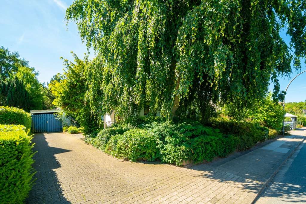 Immobilie in Kölln-Reisiek - Top-Lage nahe Hamburg, parkähnliches Grundstück, interessanter Preis: Einfamilienhaus mit Potenzial. - Bild 2
