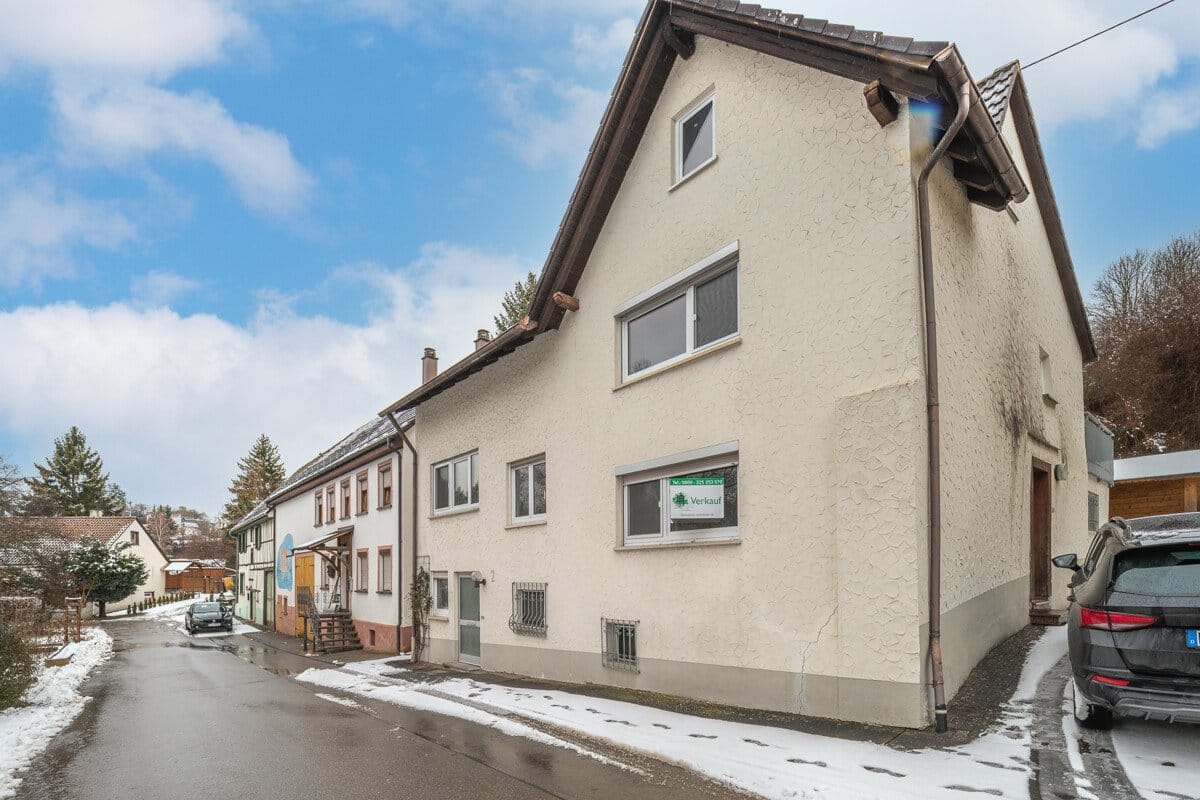 Immobilie in Aldingen - Freistehendes Einfamilienhaus mit 2 Wohnungen - Bild 0