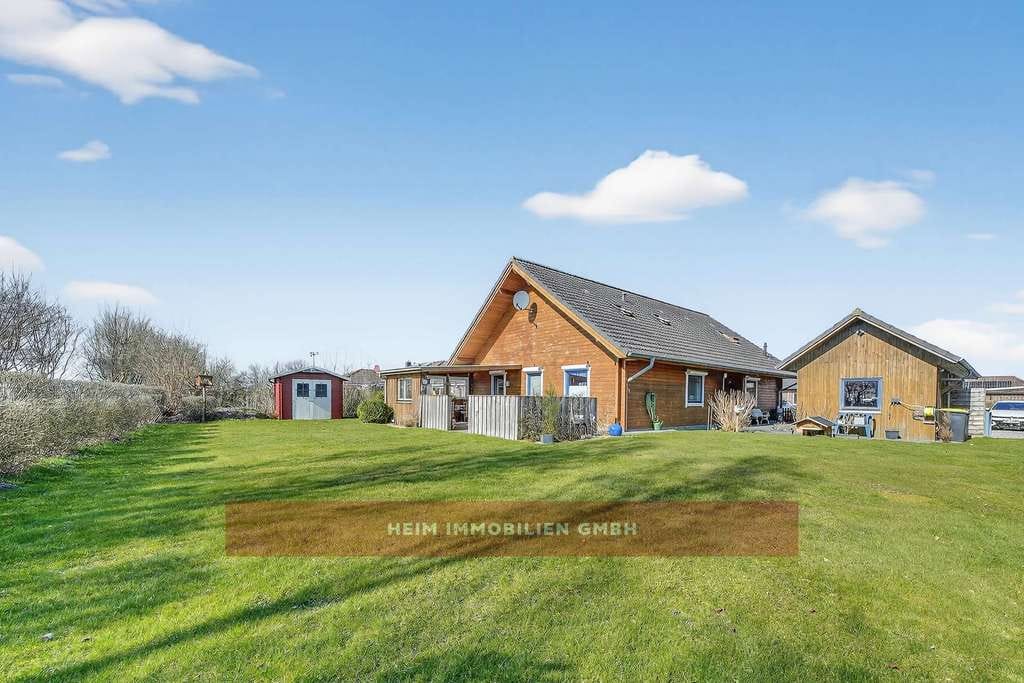 Immobilie in Humptrup - Blockbohlenhaus mit großen (Ausbau-)Potenzial vor Sylt in ruhiger Lage - Bild 2