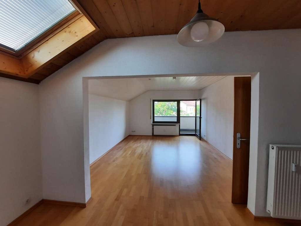 Immobilie in Traunreut - 3-Zimmer DG-Wohnung, 84 qm, zentrumsnah, provisionsfrei - Bild 0
