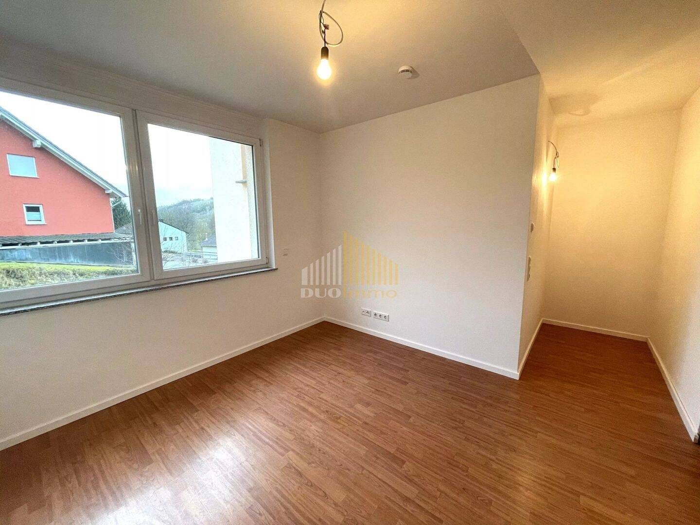Immobilie in Zerf - Großzügige Eigentumswohnung in Zerf - moderne Ausstattung und durchdachtes Raumkonzept - Bild 4