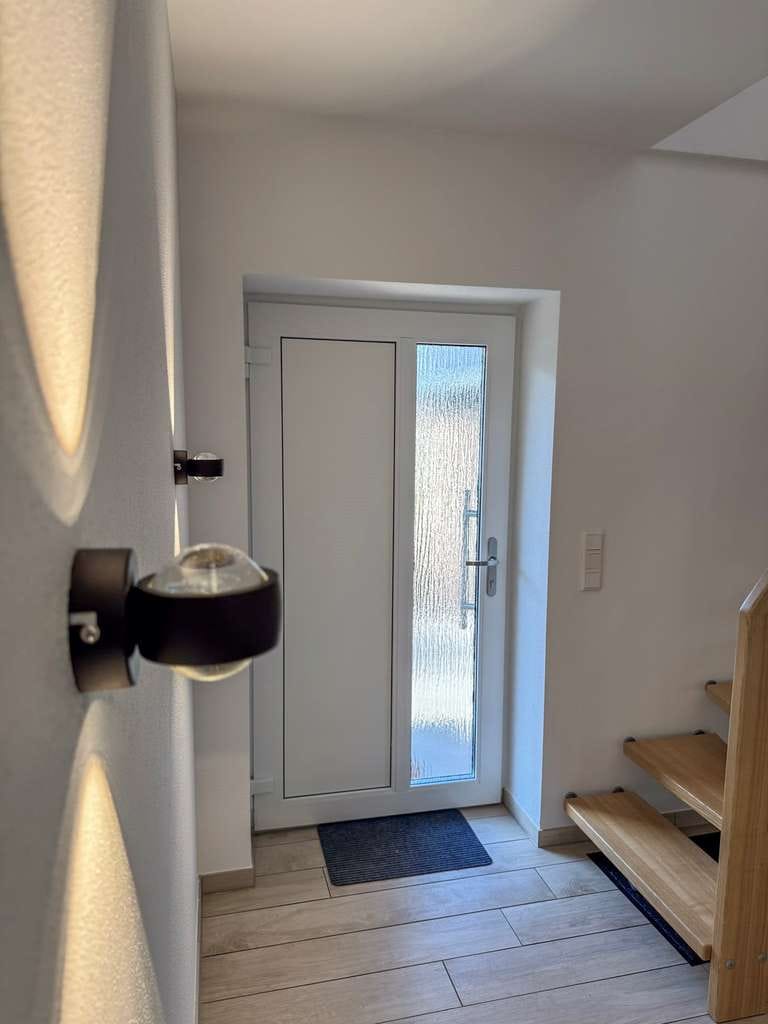 Immobilie in Stechlin - Neuwertiges Einfamilienhaus am Stechlinsee – Wohnen mitten in Natur mit eigenem Waldgrundstück - Bild 3