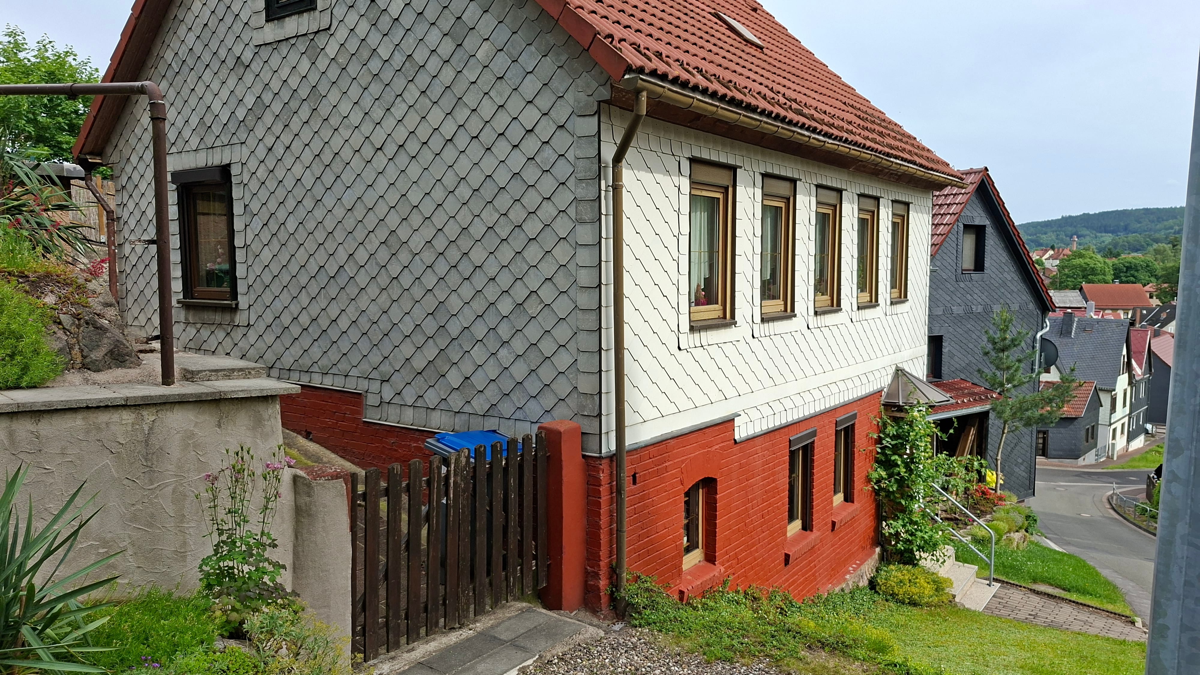 Immobilie in Zella-Mehlis - schönes Einfamilienhaus mit kleinem Garten - Bild 1
