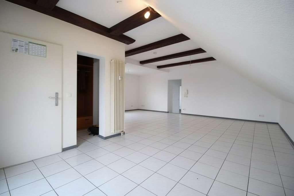 Immobilie in Trebur - Renovierungsbedürftige, helle 3 Zimmer Wohnung mit Balkon in Astheim - Bild 3