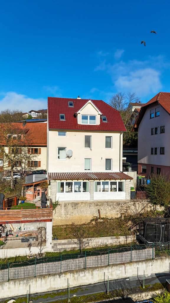 Immobilie in Ispringen - Modernisiertes Zweifamilienhaus mit Garten, Wintergarten & Vermietungseinheit - Bild 3