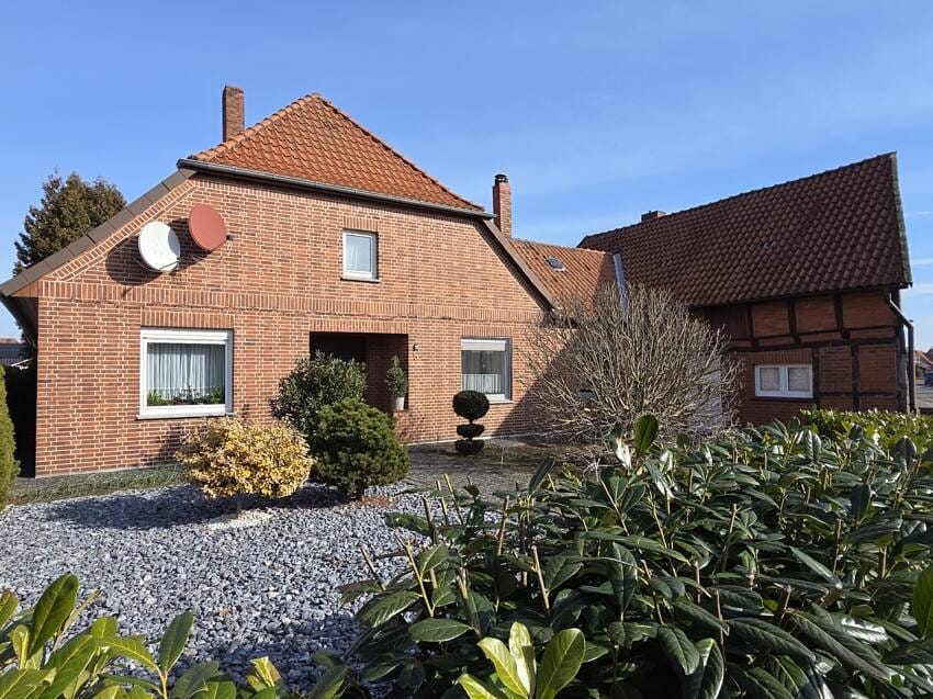 Immobilie in Landesbergen - Großzügiges ehemaliges Bauernhaus mit Nebengebäuden und vielseitigem Nutzungspotenzial - Bild 1