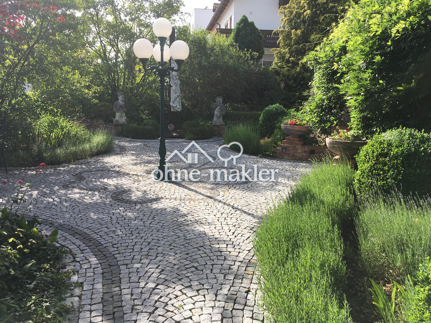 Immobilie in Adlkofen - Am Waldrand gelegenes Einfamilienhaus mit ELW und parkähnlichem Garten - Bild 3