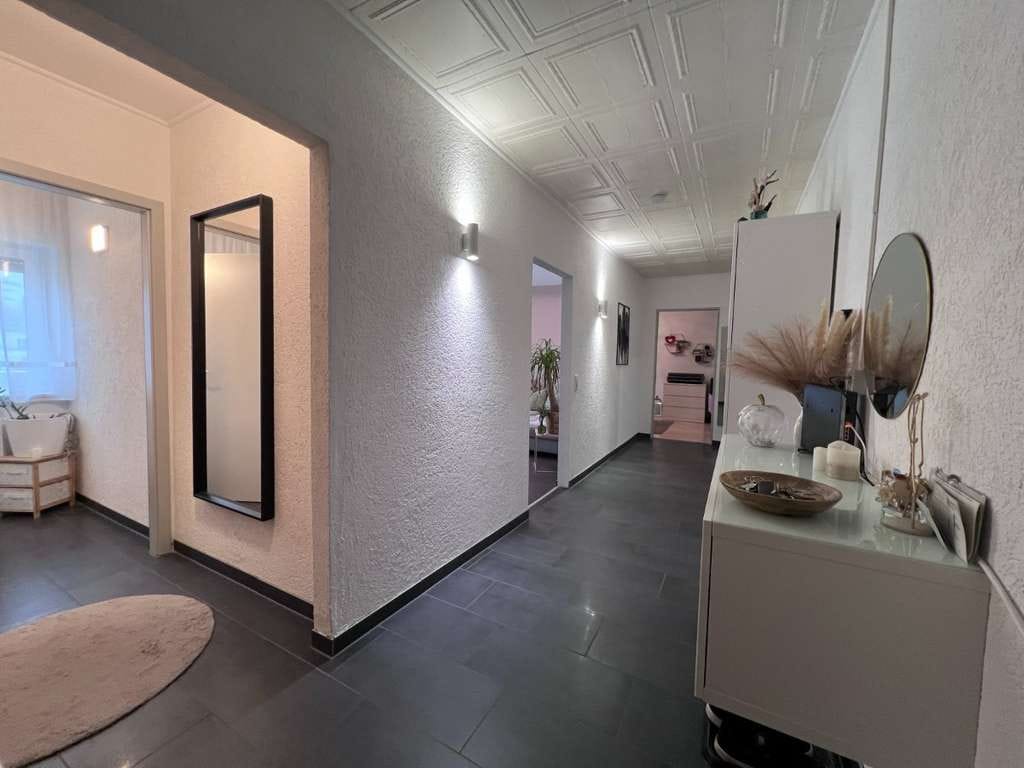 Immobilie in Salach - Modernisiert & effizient 3 Zimmer mit Balkon rund um die Wohnung - Bild 0